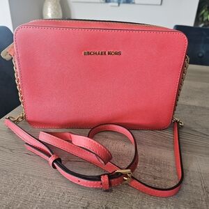 Michael Kors Jet Set Leather Crossbody - Watermelon